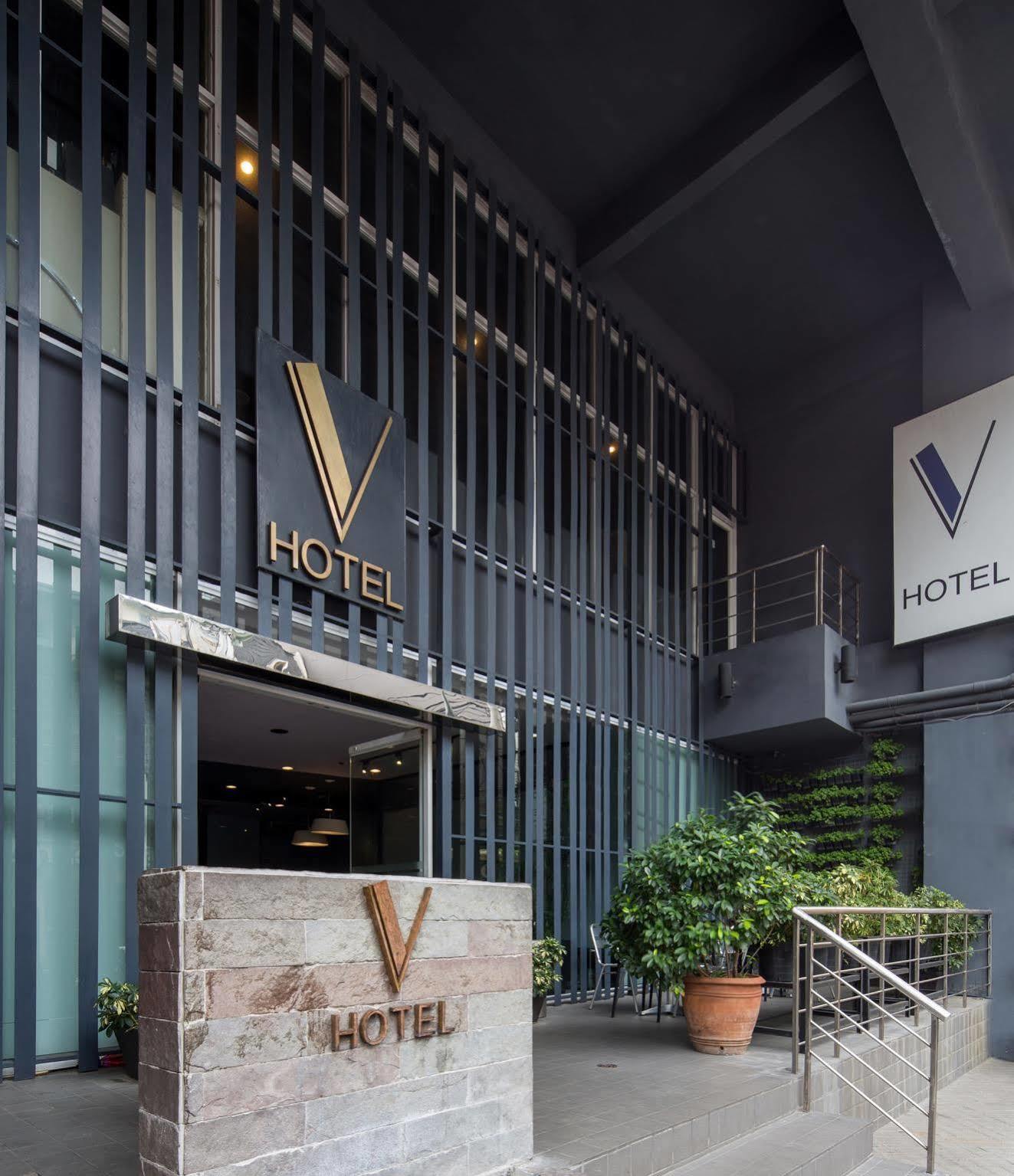 V Hotel Manila Exterior photo